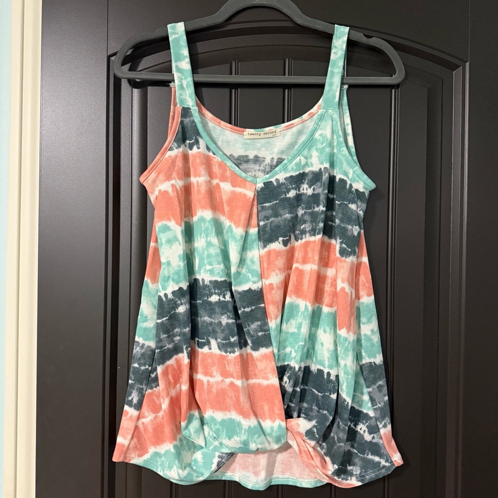 Tied Bottom Tank Top | Size M | Twenty 2nd | Great Condition | Peach Blue Green
